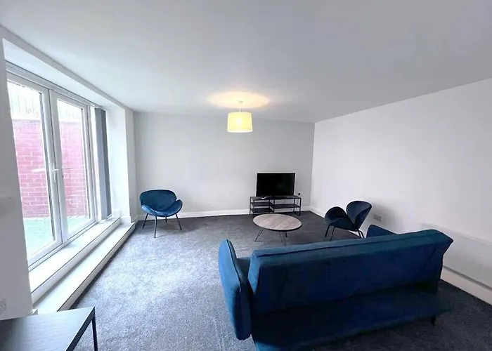 Free Parking - Stunning 2-br Near Salford Royal Appartement *
