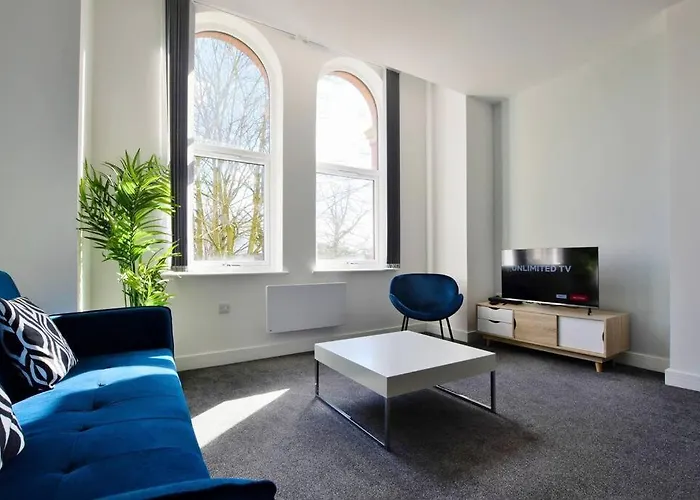 Free Parking - Beautiful 2-br Flat In