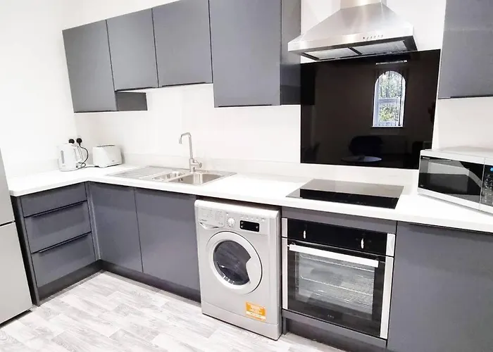 Free Parking - Cosy 2-br Flat Near Salford Royal Lejlighed