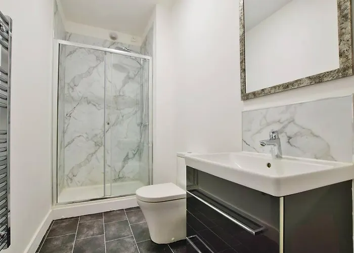 Apartamento Free Parking - Spacious 2-br Close To Salford Royal