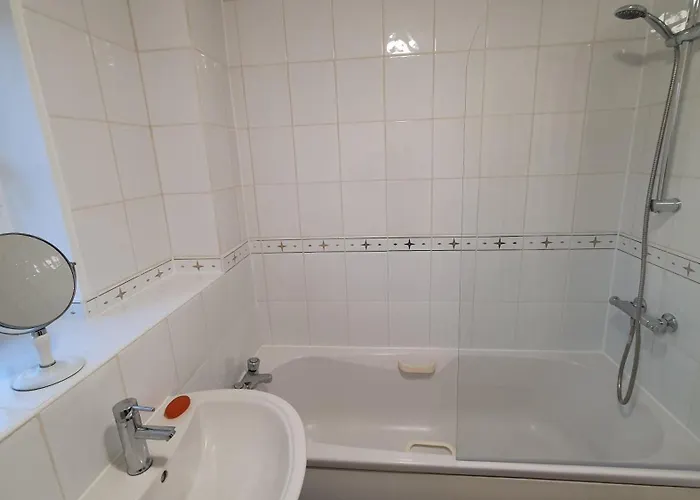 بيت للعطل Lovely 3 Bedroom House *