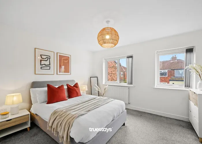 Greaves House By Truestays - 3 Bedroom House In Failsworth, * Manchester