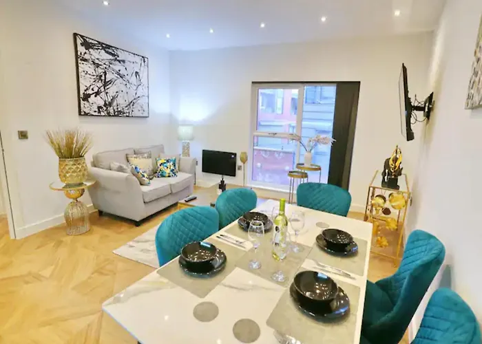 Cosy Retreat - Steps From Spinningfields - Pass The Keys *