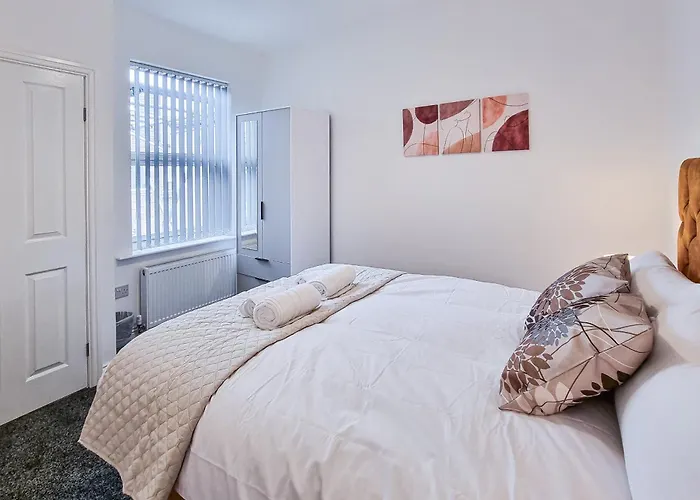 بيت ضيافة Ashfield Co-living - Private Self-cater مانشستر