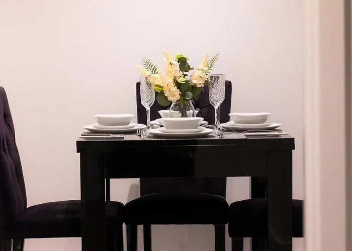 Luxury Mcr 2bed,2bath Apartment- Location! Manchester