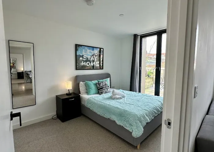 Lux Livin' - Luxury 2 Bed With Sky Garden Apartment Manchester