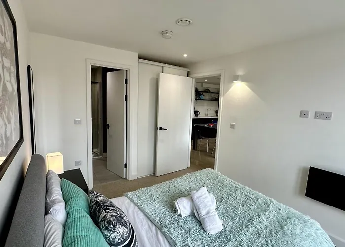 Lux Livin' - Luxury 2 Bed With Sky Garden Apartment Manchester