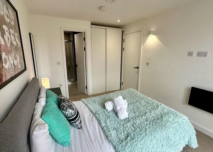 Lux Livin' - Luxury 2 Bed With Sky Garden Manchester