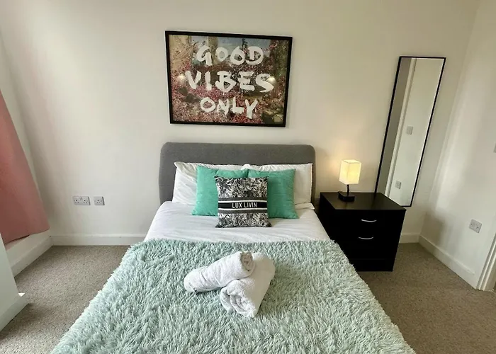 Lux Livin' - Luxury 2 Bed With Sky Garden * Manchester