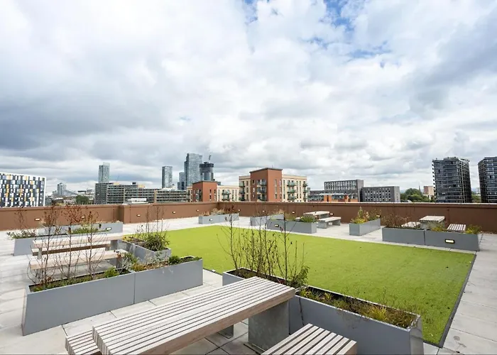 View Few Minutes To Centert * Manchester