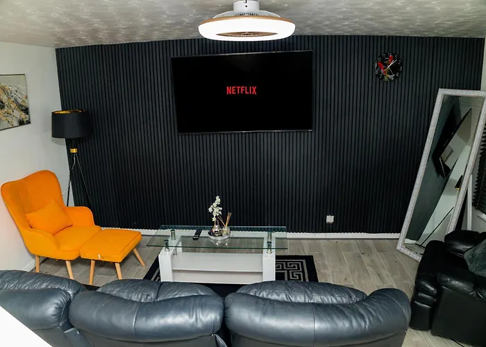 Dynasty - Alison Kelly Close * Mánchester