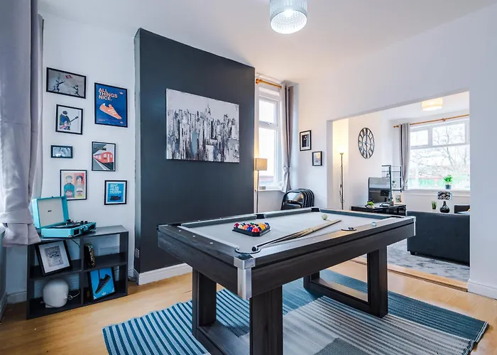 Vakantiehuis Fun & Spacious 3Bed L Pool Table & Pingpong Table *