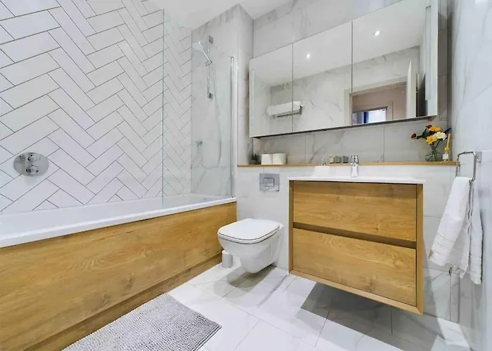 Stylish 2bed Centre *