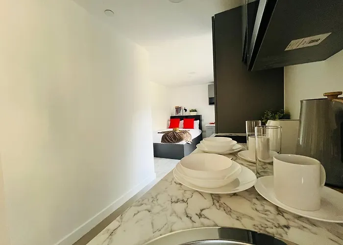 Apartment Chic Hideaway: Modern Studio In Stretford Manchester