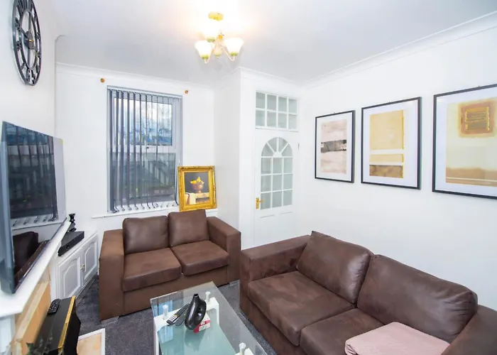 Lovely + Free Parking * Manchester