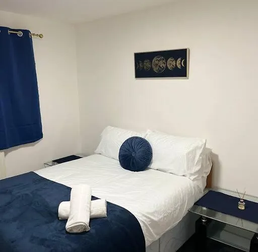 Feriehus Salford 2-bed - Near Uni & Mcr Centre