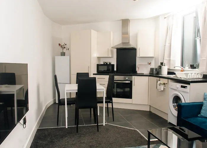 Bright And Stylish - 2 Bedroom - Free Parking, Transit Links, Close To Stadiums 아파트 맨체스터