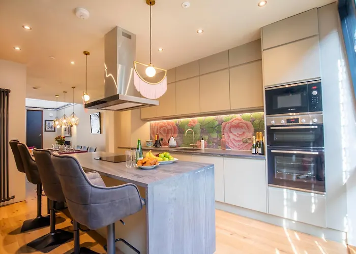 Luxury Roof Terrace Townhouse Manchester