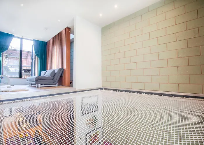 Luxury Roof Terrace Townhouse *