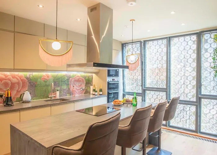 Luxury Roof Terrace Townhouse * Manchester