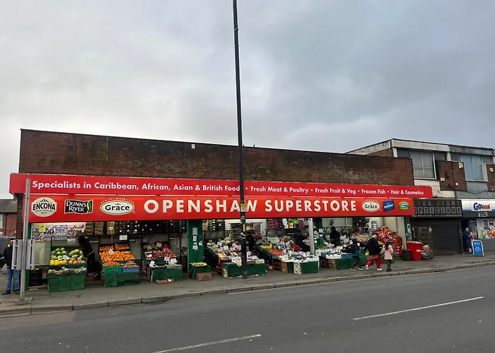 2 Bedroom Flat Close To City, Stadium And Coop Arena