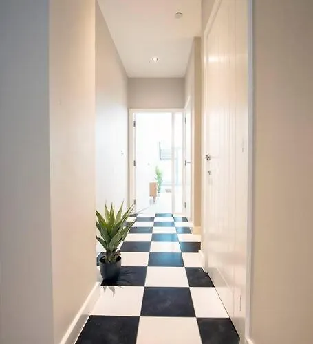 Townhouse With Roof Terrace * Manchester