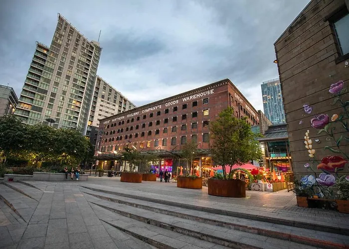 Superhost: Luxury Deansgate Townhouse Semesterbostad