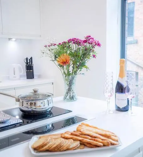 Superhost: Luxury Deansgate Townhouse * 맨체스터