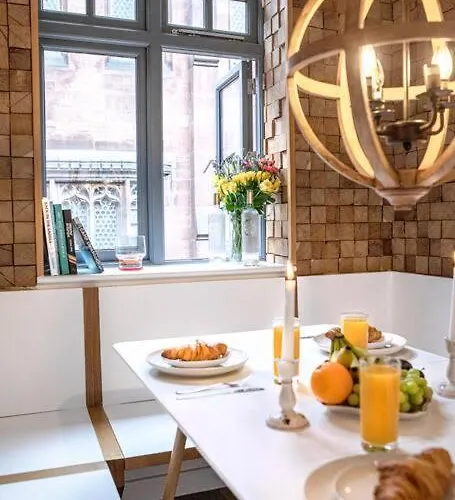 Semesterbostad Superhost: Luxury Deansgate Townhouse Manchester