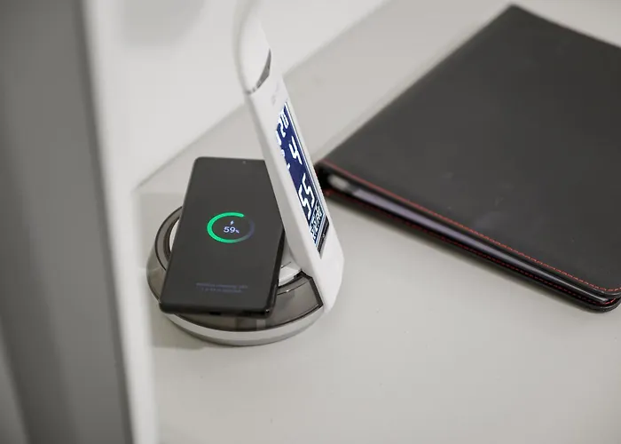 Stylish & Spacious Salford Quays One Bedroom High Floor With Balcony 맨체스터