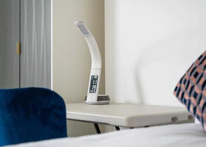 Stylish & Spacious Salford Quays One Bedroom High Floor With Balcony