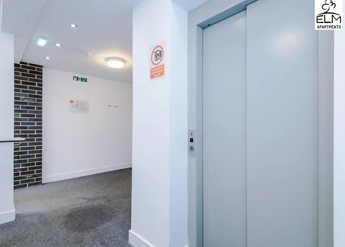 Elm , Collection Of Available Near Media , Free Parking