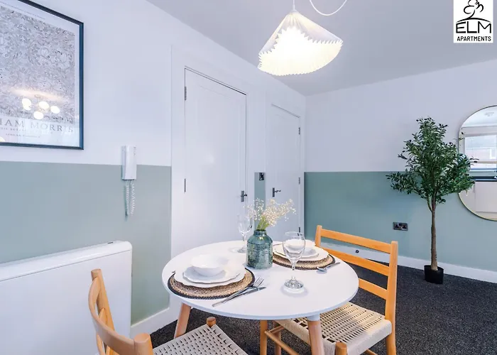 Elm , Collection Of Available Near Media , Free Parking Apartment