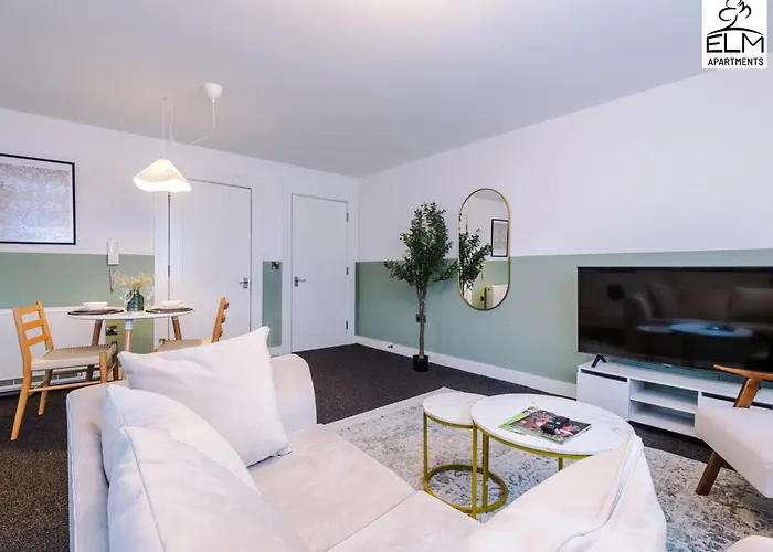Elm , Collection Of Available Near Media , Free Parking Apartment Manchester