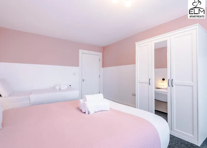 Elm , Collection Of Available Near Media , Free Parking 3*