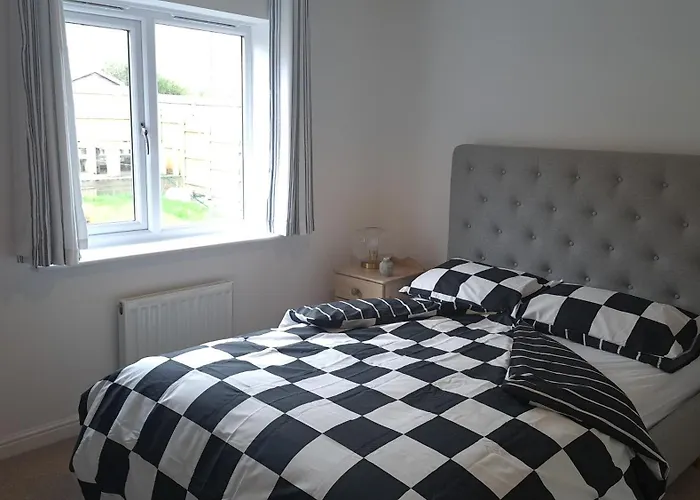 Casa vacanze Tropical Sun Homes - Beautiful Spacious 3 Bed In A Serene Environment With Free Parking For 2 Cars *