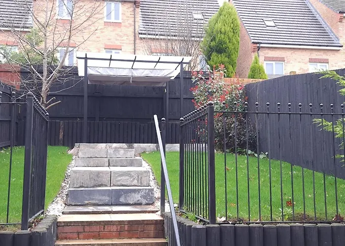 Tropical Sun Homes - Beautiful Spacious 3 Bed In A Serene Environment With Free Parking For 2 Cars Casa vacanze *