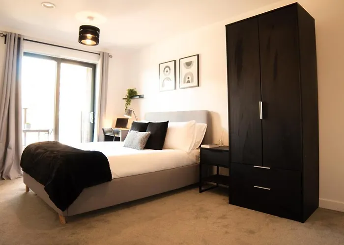 Luxury Mcr 2bed,2bath Apartment- Location!