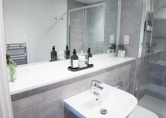 Luxury Mcr 2bed,2bath Apartment- Location! Appartamento