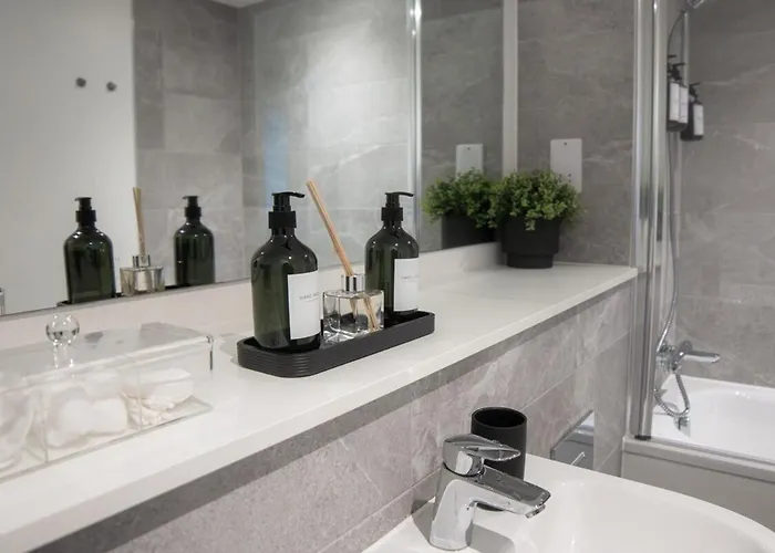 Luxury Mcr 2bed,2bath Apartment- Location! * Manchester