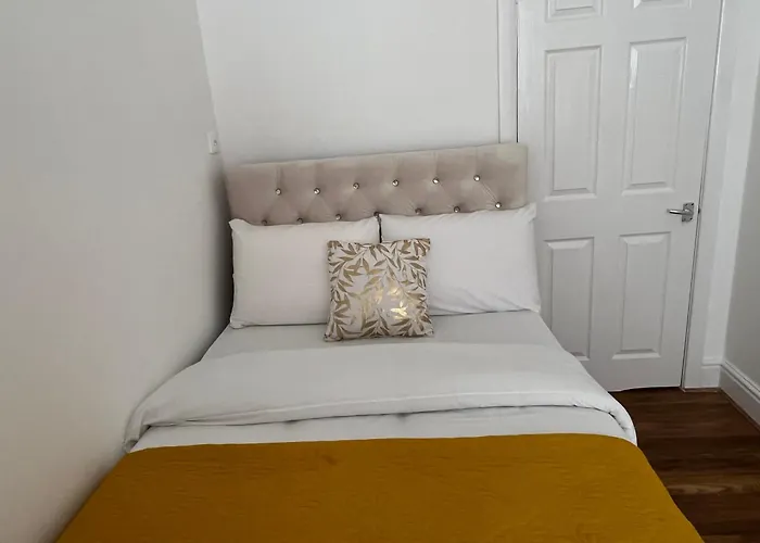 Charming 1 Bedroom In The Heart Of Close To Centre And Etihad Stadium Apartment *