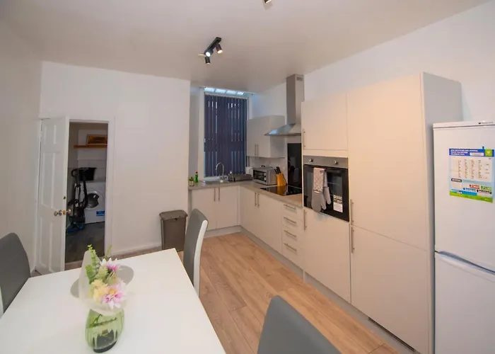 Lovely + Free Parking