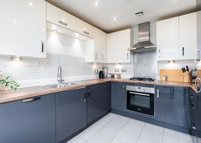 6 Guests - 3 Bedrooms - Free Wi-fi - Mánchester