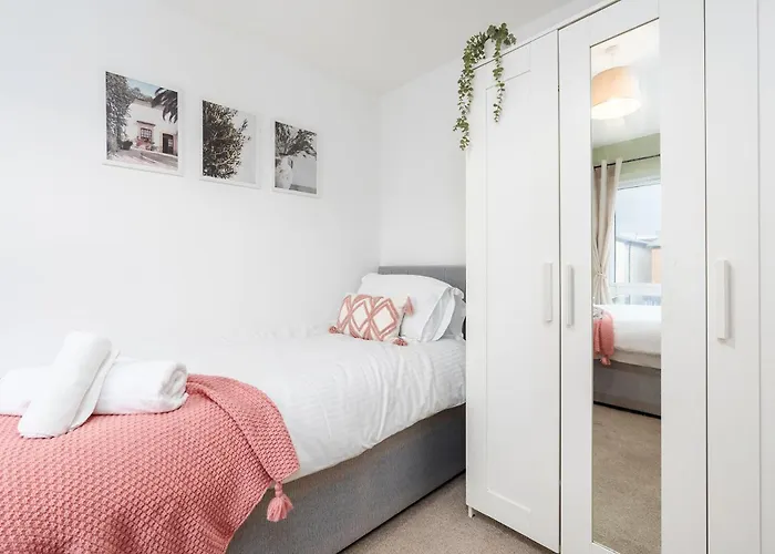 6 Guests - 3 Bedrooms - Free Wi-fi - Ferienhaus