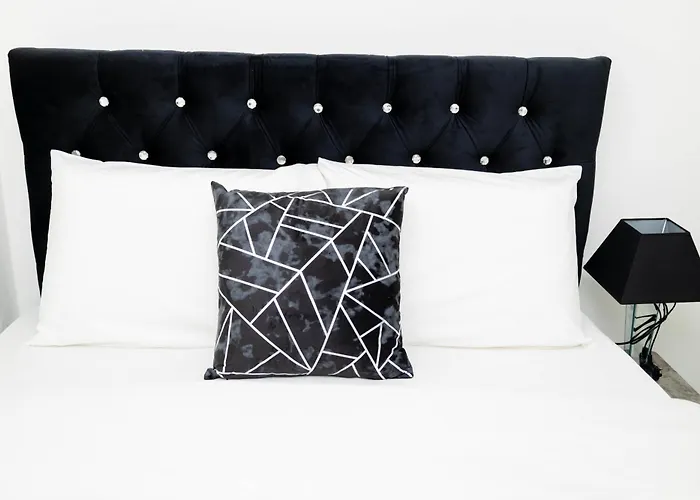 Charming 1 Bedroom In The Heart Of Close To Centre And Etihad Stadium Apartment *