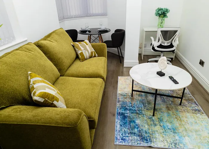 Charming 1 Bedroom In The Heart Of Close To Centre And Etihad Stadium Apartment