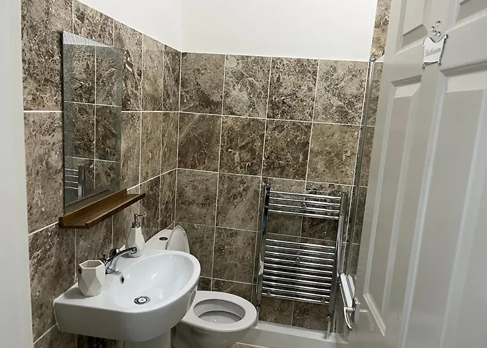 Charming 1 Bedroom In The Heart Of Close To Centre And Etihad Stadium Apartment *