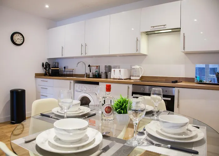 Luxury 2 Bed Apartament *