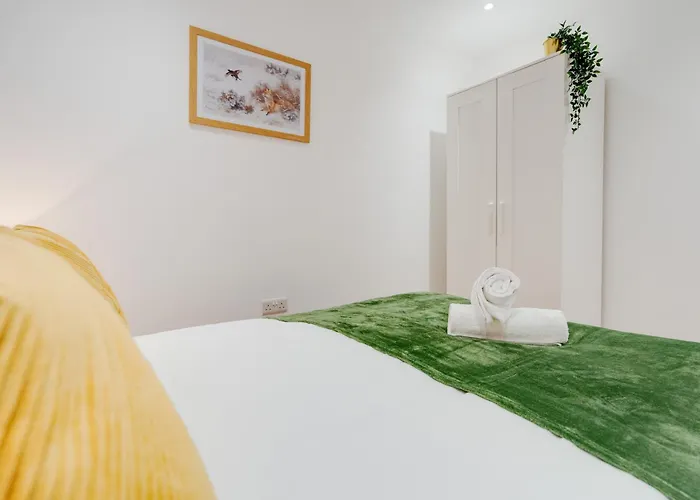 Ferienhaus Dazzling&modern 4bd - Coop Live - Etihad - Parking *