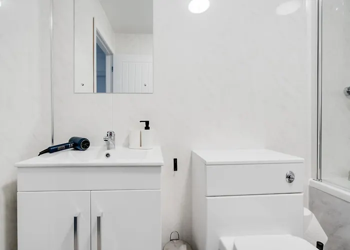 Dazzling&modern 4bd - Coop Live - Etihad - Parking Ferienhaus